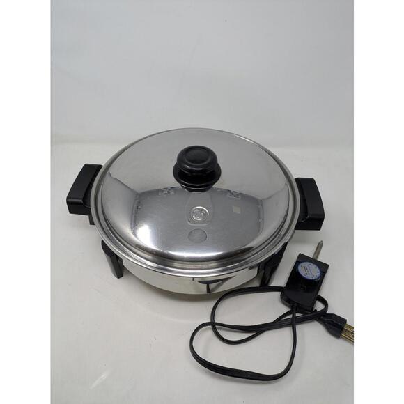 Saladmaster Other - Saladmaster 7254 Stainless 12" Oil Core Electric Skillet w/ Vapor Lid & AC Cord
